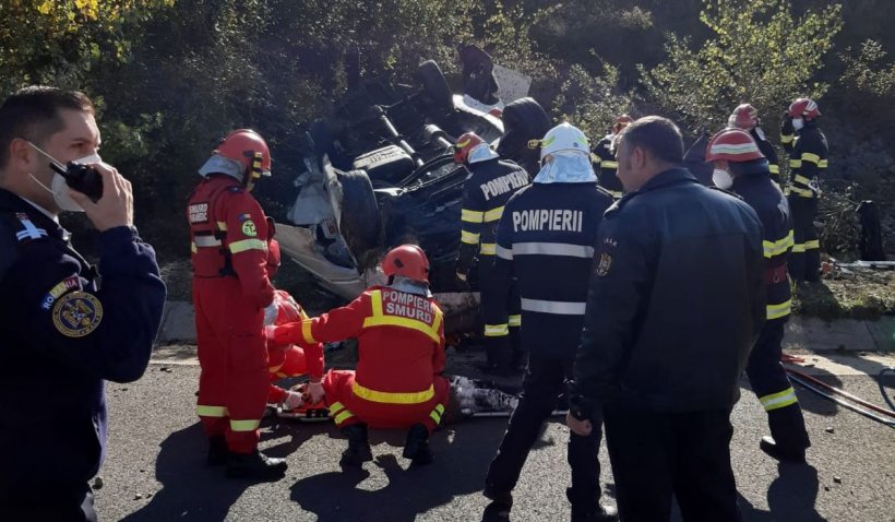 Grav accident rutier în Alba, cu 15 persoane implicate. A fost activat planul roşu de intervenţie 