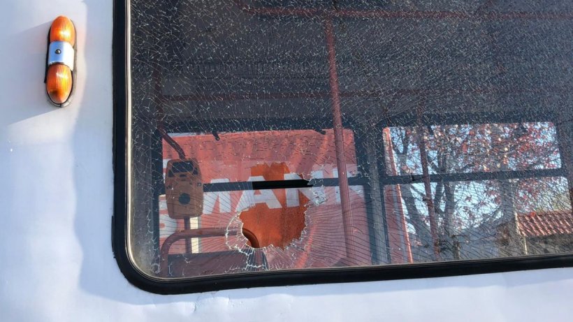 Incident în Capitală! Un bărbat a tras cu pistolul în geamurile unui tramvai care circula pe Şoseaua Viilor 