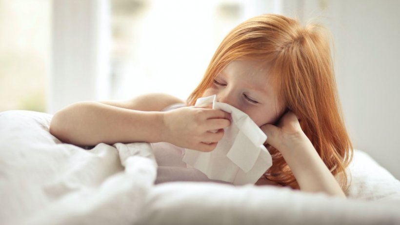 Diferența între gripă și COVID la copii. Gripa, mai periculoasă decât coronavirusul