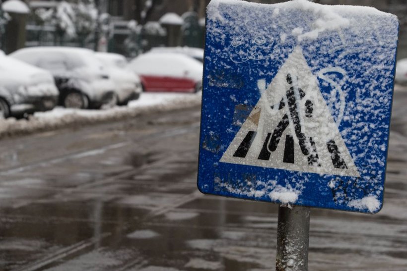 Atenţionare meteo! Polei și strat de zăpadă de până la 10 cm în București