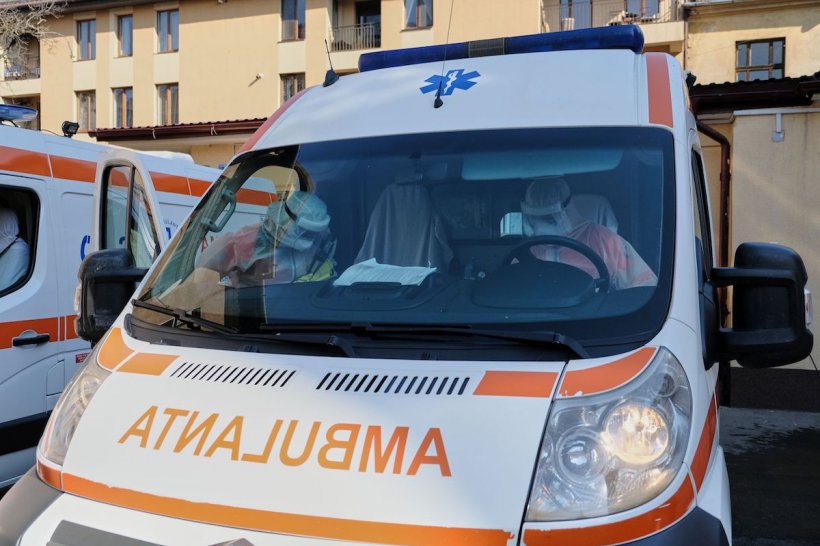 O femeie din Argeș a născut într-o ambulanță SMURD, în timp ce era dusă la spital
