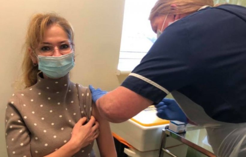 Medic român care s-a vaccinat anti-COVID:  ”În afară de o neobișnuită stare de euforie, nu am manifestat niciun alt efect advers”
