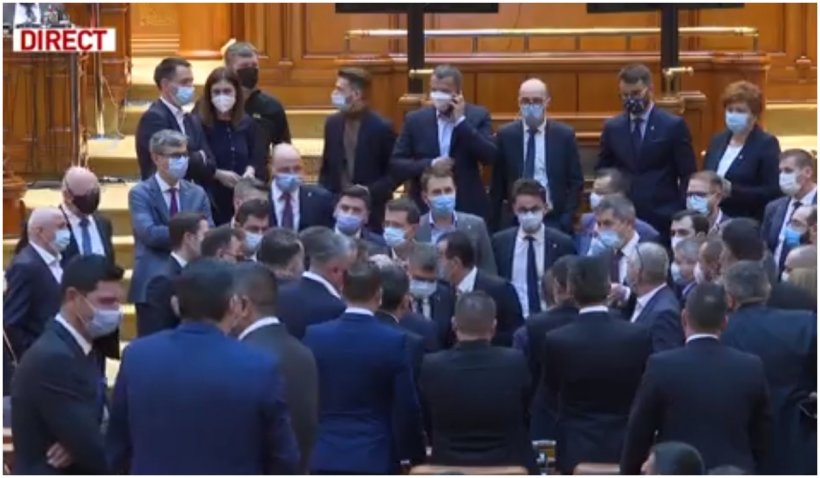 Scandal în Parlament! Şedinţa Camerei Deputaților s-a încheiat fără constituirea ei legală