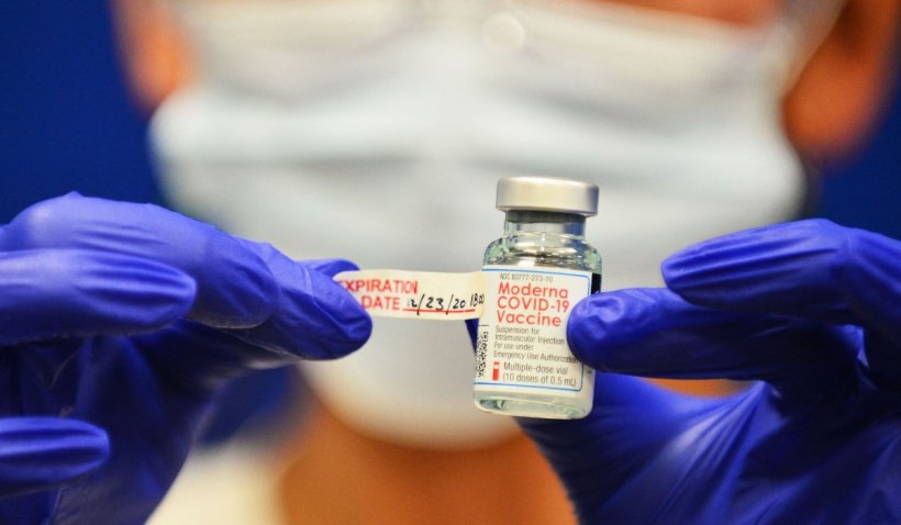Un angajat al unui spital din SUA a distrus intenționat 500 de doze de vaccin împotriva COVID-19! Bărbatul a fost concediat și este anchetat de FBI