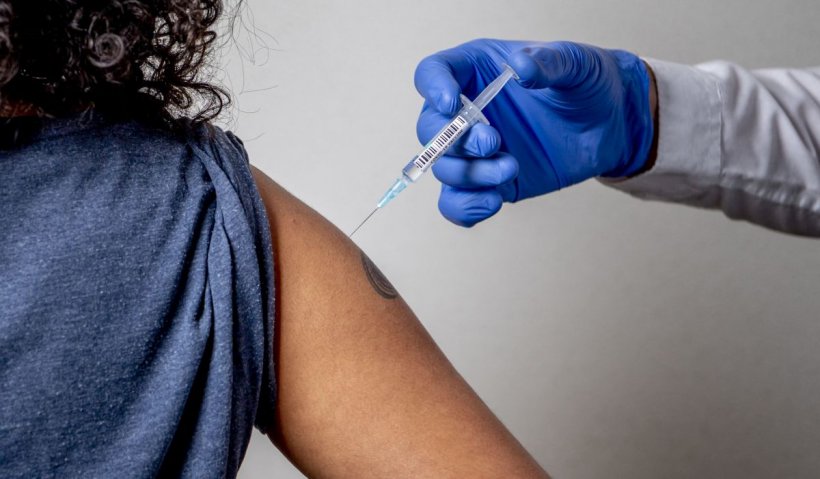 Studiu din Israel despre vaccinul anti-COVID dezvoltat de Pfizer-BioNTech: Oamenii nu ar trebui să mai poarte mască! 