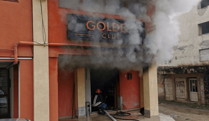Incendiu la un cazino din Cugir. Oameni evacuaţi, o persoană cu arsuri pe faţă