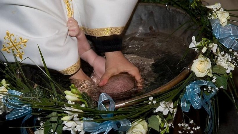Tatăl bebeluşului mort la botez, dezvăluiri cutremurătoare: ''Nașul meu care filma lucrează la SMURD. El a fost cel care i-a acordat primul ajutor''