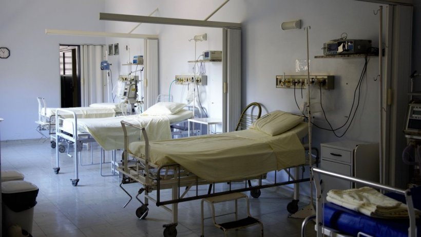 Scandal uriaş la spitalul din Arad, după moartea a 15 pacienţi. Rudele acuză că oamenii nu au primit tratamentul potrivit