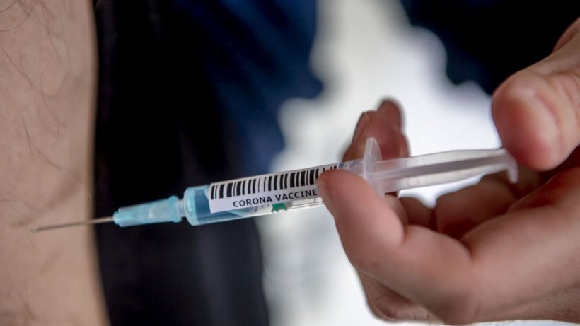 Bărbat vaccinat din greșeală la rapel cu ser Moderna în loc de Pfizer