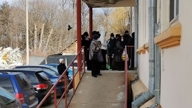 Scandal la Spitalul Județean Bacău! Pacienți scoși în frig la -7 grade
