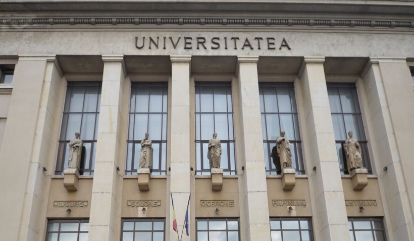 Scandal la Facultatea de Drept din Capitală: Decanul a fost dat în judecată de sute de studenți după ce le-a anulat un examen