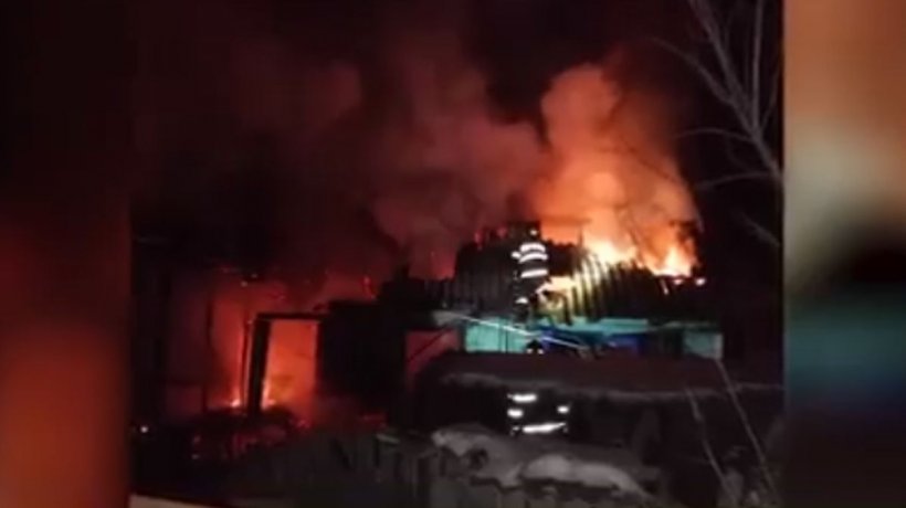 Incendiu uriaș! O bătrână a fost găsită carbonizată în casă