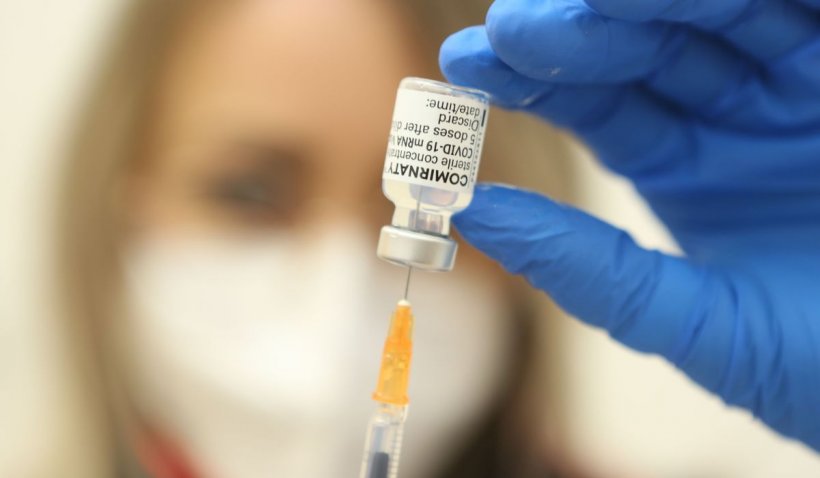 Prima doză de vaccin anti-COVID protejează mai puţin pacienţii bolnavi de cancer 
