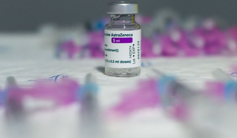 OMS recomandă oficial continuarea administrării vaccinului AstraZeneca "pentru moment"