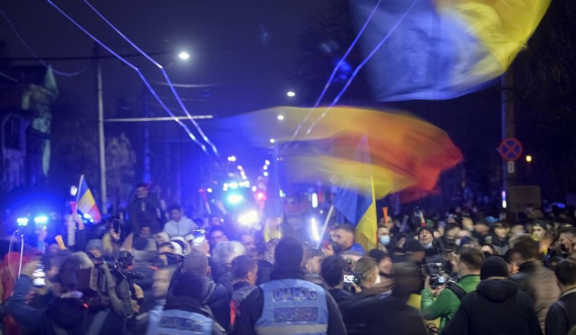 14 protestatari au fost arestați preventiv, după incidentele violente din centrul Capitalei