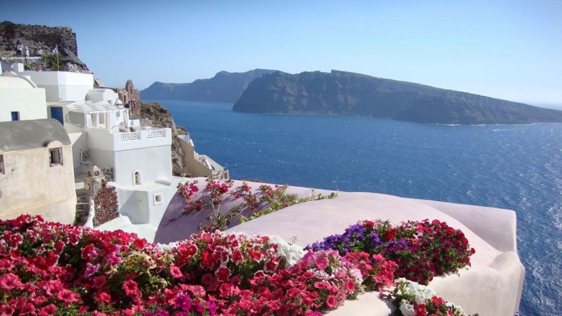 Grecia se pregăteşte să îşi primească turiştii. Care sunt preţurile pentru români