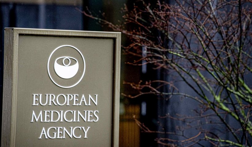 Agenţia Europeană pentru Medicamente admite oficial legătura dintre vaccinul AstraZeneca şi chegurile de sânge, ca "efect secundar rar"