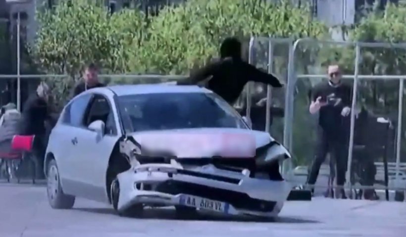 Un tânăr a făcut KO, cu o schemă ca în filme, un şofer care încerca să lovească oamenii cu maşina, în Tirana