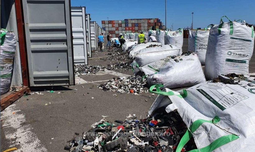 Sute de tone de deșeuri din Germania au fost găsite în Portul Constanța