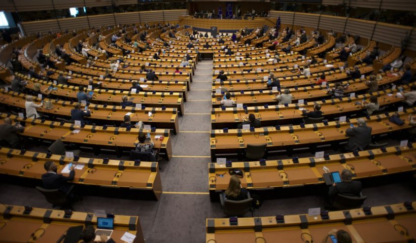 Parlamentul European votează o rezoluţie prin care suspendă acordul comercial cu Beijingul