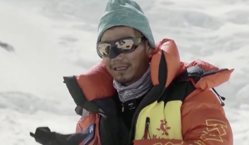 Primul chinez nevăzător care a escaladat vârful Everest: „Am fost destul de speriat”