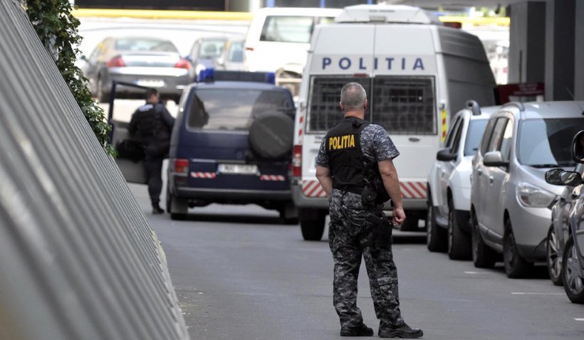 Descinderi DNA la Serviciul Rutier Botoșani și la mai mulți polițiști acasă
