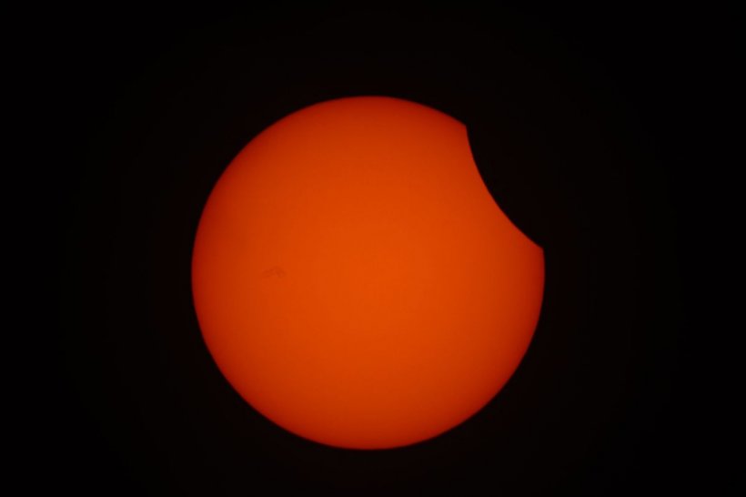 Imagini live transmise de NASA cu eclipsa de soare, care este vizibilă și în România