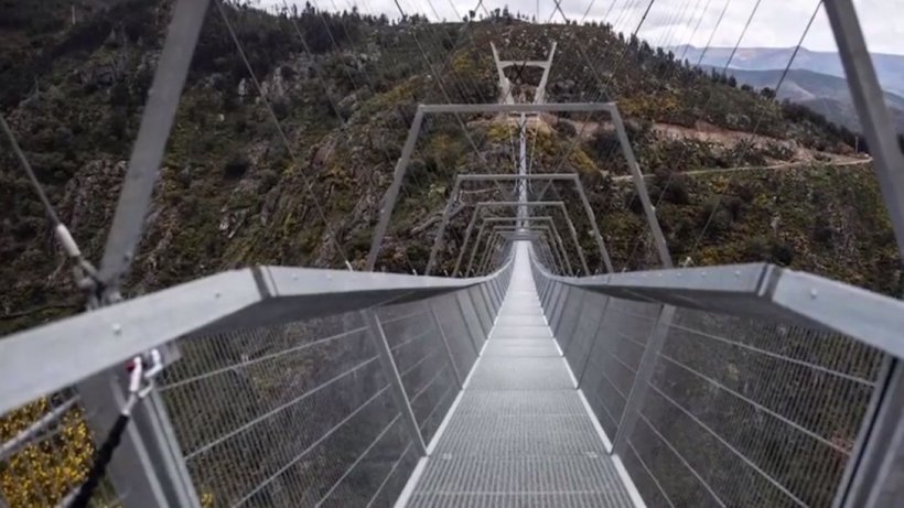 Imagini spectaculoase cu cel mai lung pod din lume