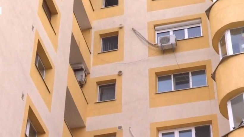Un copil de 11 ani a supravieţuit miraculos, după ce a căzut de la etajul 6 al unui bloc din Capitală