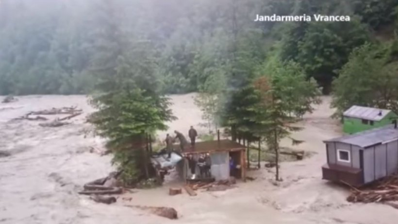 ”Postare jenantă a jandarmeriei Vrancea”. Reacția dură a salvatorilor montani după ce jandarmii s-au lăudat cu o acțiune făcută de Salvamont