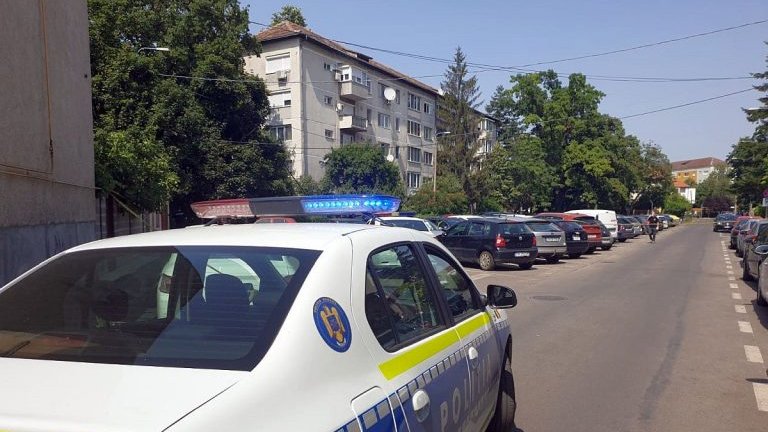 Polițiștii au aflat cine este bărbatul care i-a dat foc femeii din Timișoara, care a ars de vie, ca o torță. Are doar 22 de ani