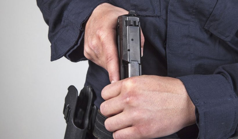 Un jandarm a tras din greșeală cu arma unui polițist, în Brăila. Nicio persoană nu a fost rănită 