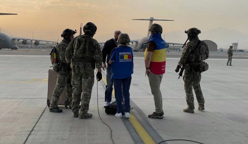 Cetățenii români din Afganistan nu au putut ajunge la aeroport pentru a fi aduși în țară. Un singur român a urcat în avionul Forțelor Aeriene Române