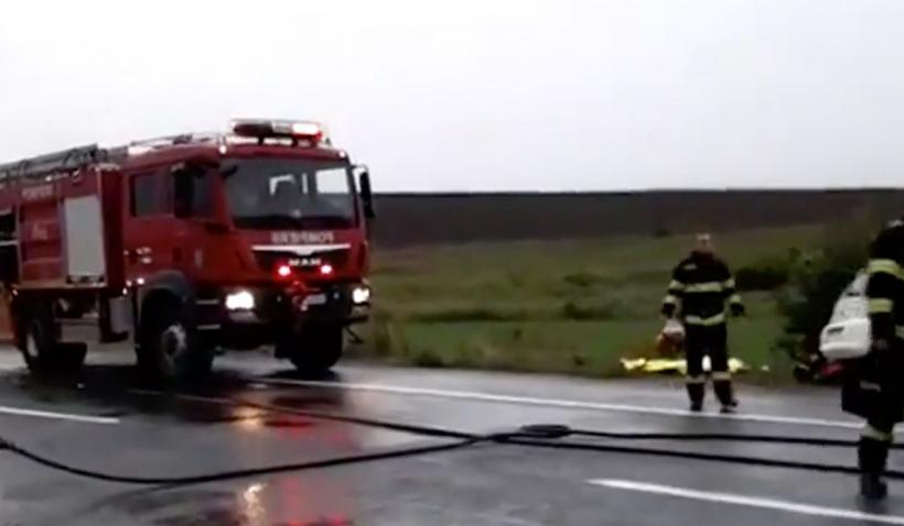 Un microbuz plin cu oameni a luat foc, în apropierea Bucureștiului. Călători evacuați de urgență