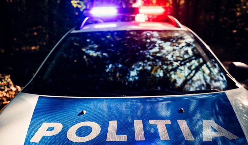 Un poliţist local a lovit cu maşina două femei care stăteau pe bancă în Parcul IOR din Capitală. Victimele au ajuns la spital