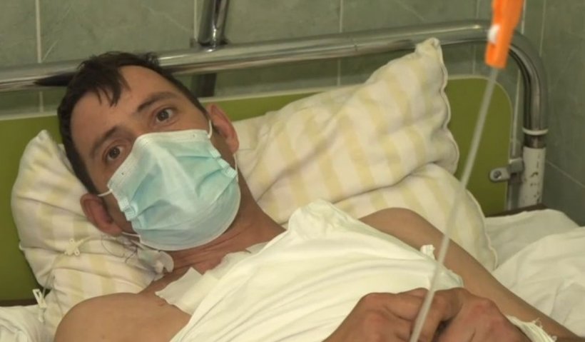 Mircea, 38 de ani, a fost înjunghiat în inimă de iubita lui. Medic: "L-am cusut în timp ce cordul îi bătea"