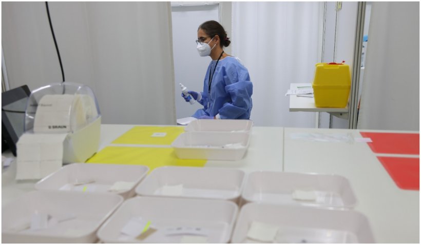 Centrul European pentru Controlul Epidemiilor anunță că sunt confirmate 44 de cazuri Omicron în 11 țări UE. Toate sunt asimptomatice sau cu simptome ușoare
