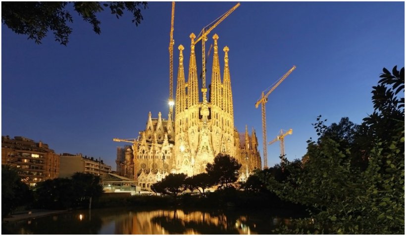 A fost inaugurat cel de al nouălea turn al bazilicii Sagrada Familia, din Barcelona
