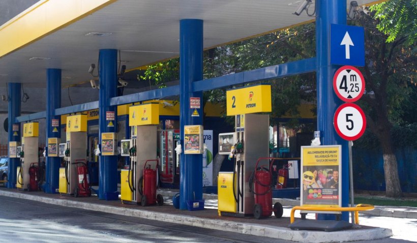 Benzina şi motorina se scumpesc de la 1 ianuarie 2022. Cât vor costa carburanţii