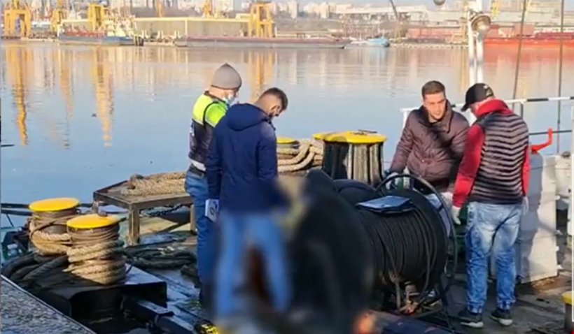 Moarte învăluită în mister: Cadavrul unui bărbat, găsit în portul Constanța