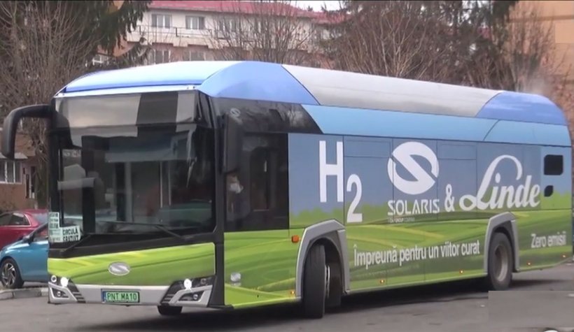 Autobuzul care merge pe bază de hidrogen se încarcă în 10 minute