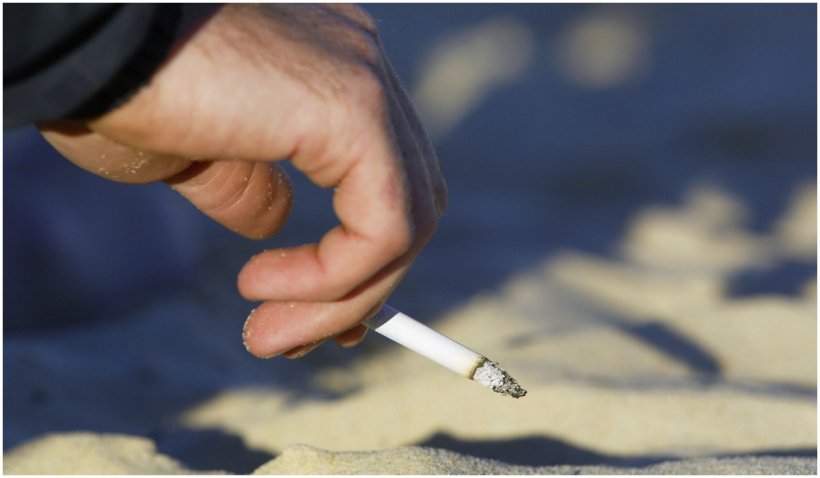 Fumatul, interzis pe plajele din Spania. Amenzi uriașe pentru cei care nu respectă măsura