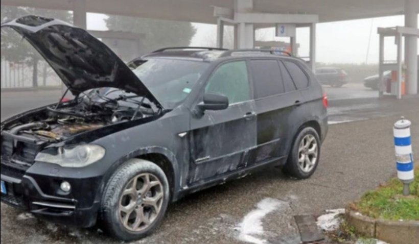 Un român a murit brusc, după ce i-a luat foc BMW-ul, în Italia
