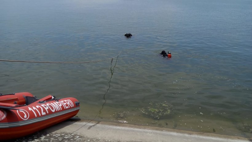 Un pescar mort și altul în spital, după ce au căzut, dintr-o barcă, în Dunăre