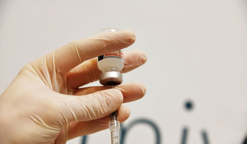 Țara care testează primul vaccin anti-Omicron de concepție complet europeană
