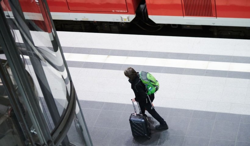 Compania germană Deutsche Bahn, care activează și în România, vrea să angajeze 21.000 de oameni