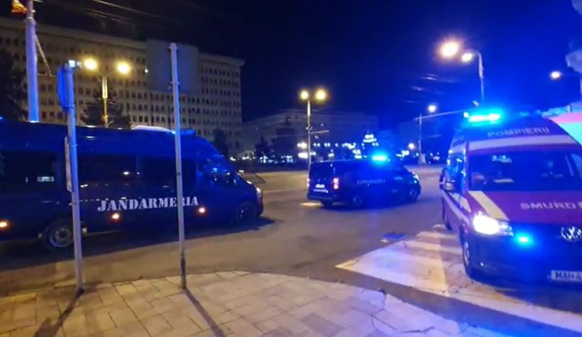 Ameninţare falsă cu bomba la un mall din centrul Ploieștiului. Oamenii au fost evacuaţi