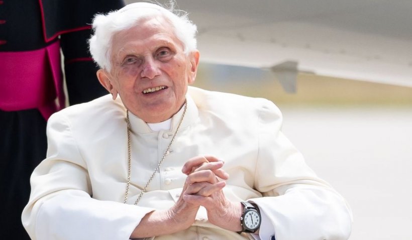 Papa Benedict recunoaște că știa de preoții pedofili și a dat o declarație falsă "fără să vrea"