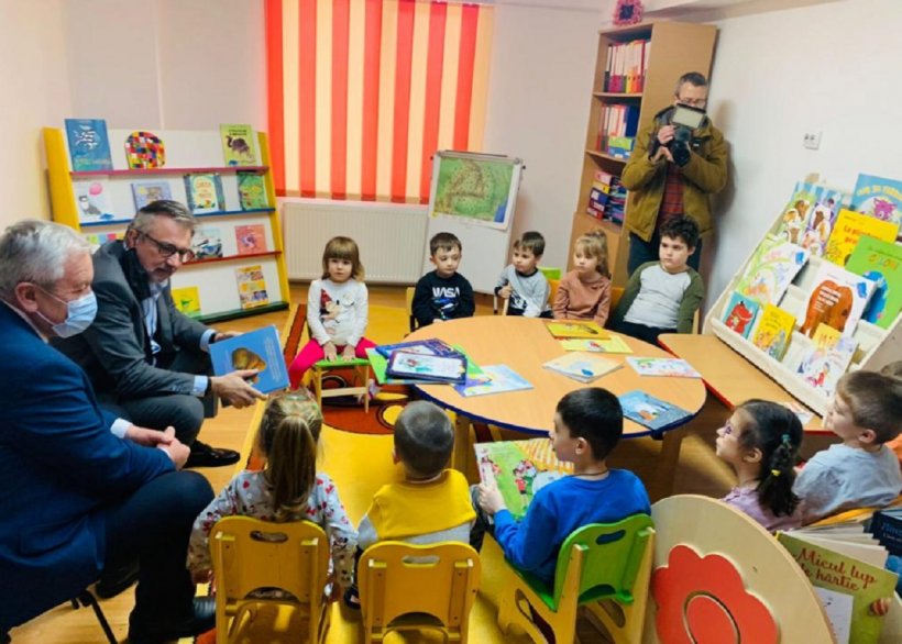 Ministrul Culturii, Lucian Romașcanu: "Este datoria noastră, a tuturor, să ispitim copiii spre lectură"