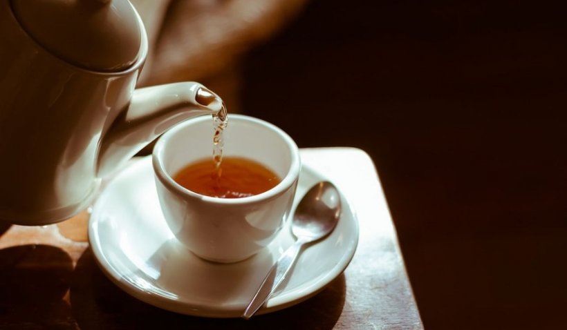 Ceaiul care funcţionează ca "pansament" pentru stomac, energizează precum cafeaua şi ajută ficatul